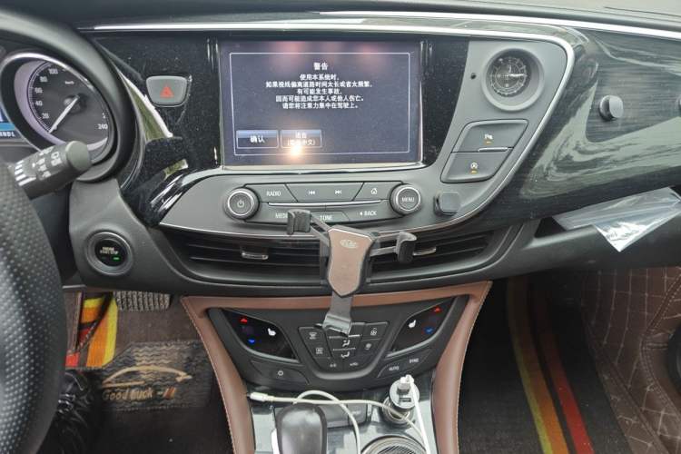 Used Buick Envision 2019 28T Four-Wheel Drive Elite Version China VI Standard Audio And AC Panel