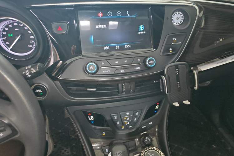 Used Buick Envision 2019 20T Two-Wheel Drive Leading Version China V Standard Audio And AC Panel