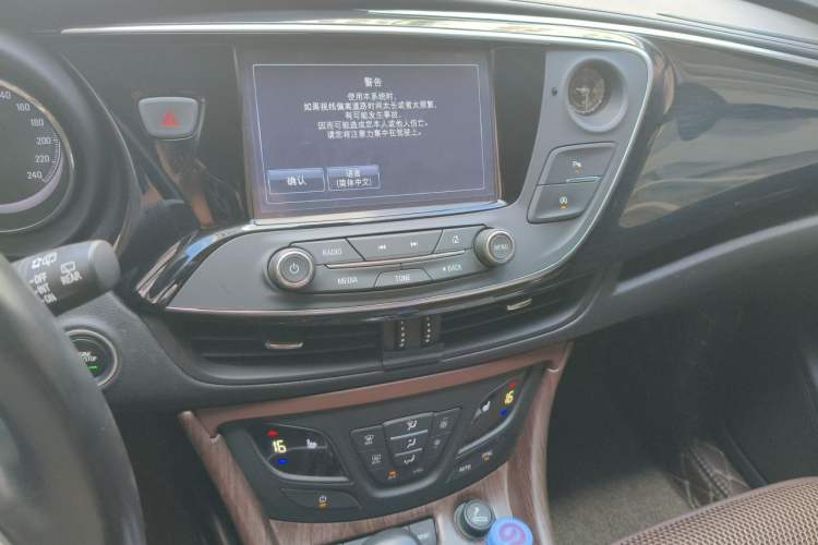 Used Buick Envision 2019 28T Four-Wheel Drive Elite Version China VI Standard Audio And AC Panel