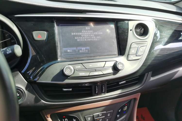 Used Buick Envision 2019 28T 4x4 Luxury Model China VI Standard Audio And AC Panel