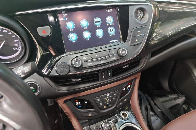 Used Buick Envision 2019 28T 4x4 Elite Version China V Standard Audio And AC Panel