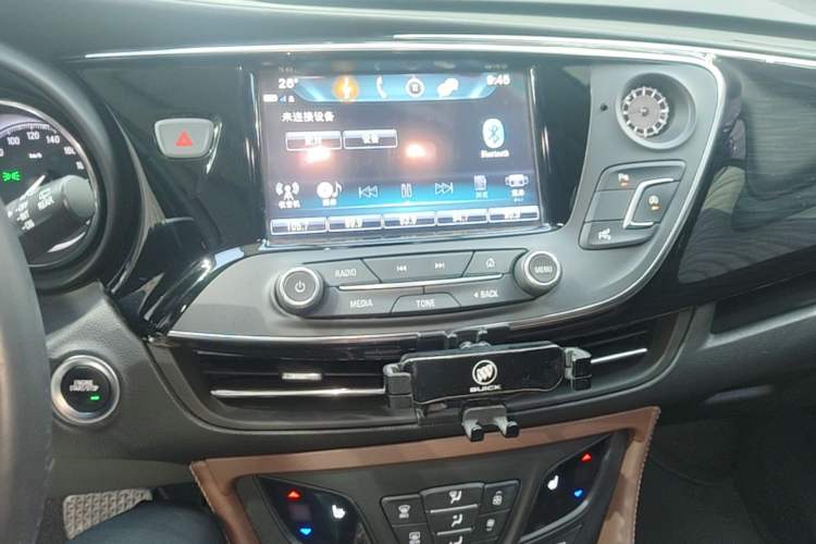Used Buick Envision 2019 20T Two-Wheel Drive Luxury Version China V Standard Audio And AC Panel