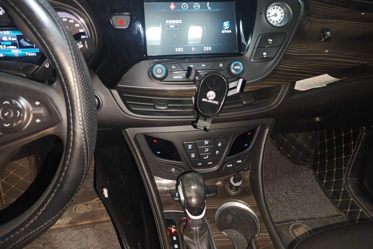 Used Buick Envision 2019 20T Two-Wheel Drive Leading Version China V Standard Audio And AC Panel