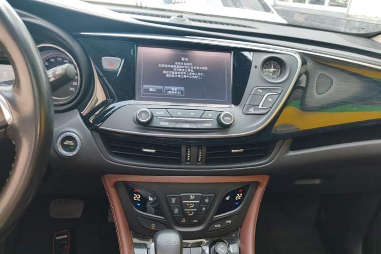 Used Buick Envision 2019 20T Two-Wheel Drive Luxury Version China VI Standard Audio And AC Panel