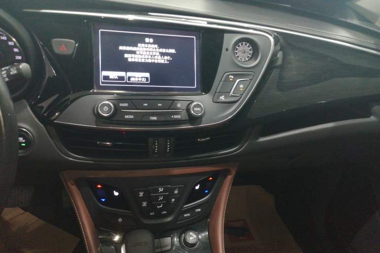 Used Buick Envision 2019 20T Two-Wheel Drive Luxury Version China VI Standard Audio And AC Panel