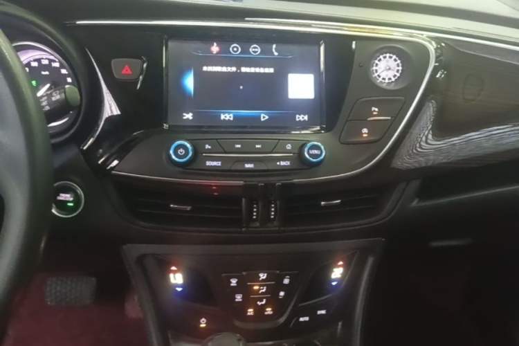 Used Buick Envision 2019 20T Two-Wheel Drive Leading Model China VI Standard Audio And AC Panel