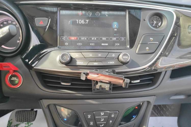 Used Buick Envision 2019 20T Two-Wheel Drive Leading Model China VI Standard Audio And AC Panel