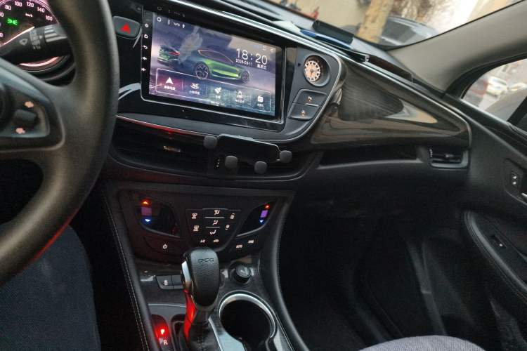 Used Buick Envision 2019 20T Two-Wheel Drive Leading Model China VI Standard Audio And AC Panel