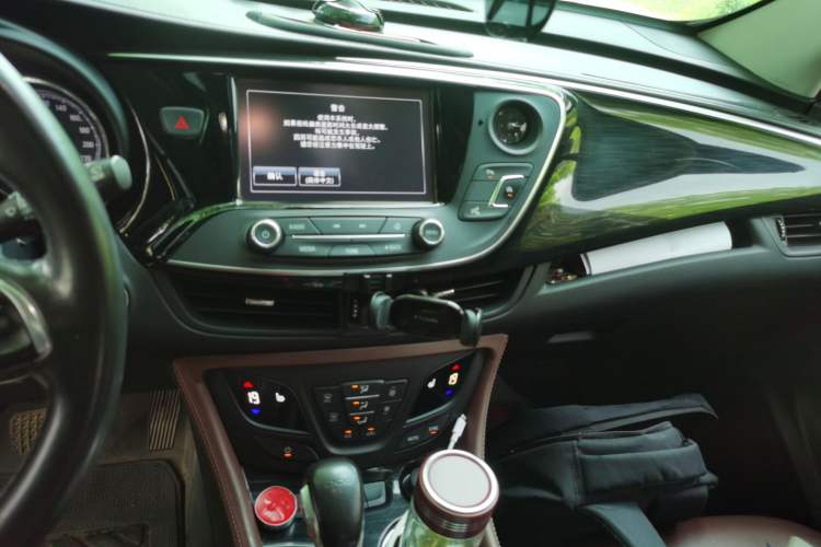 Used Buick Envision 2019 20T Two-Wheel Drive Luxury Version China VI Standard Audio And AC Panel