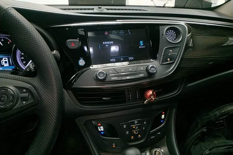 Used Buick Envision 2019 20T Two-Wheel Drive Leading Version China V Standard Audio And AC Panel