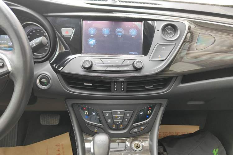Used Buick Envision 2019 20T Two-Wheel Drive Elite Version China VI Standard Audio And AC Panel