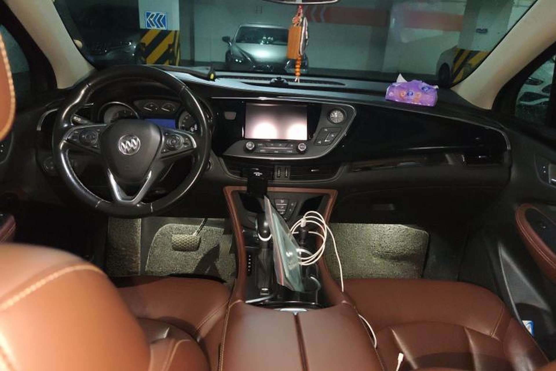Used Buick Envision 2019 20T Two-Wheel Drive Luxury Version China V Standard Center Console