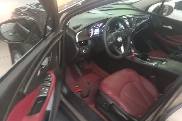 Used Buick Envision 2019 20T Two-Wheel Drive Leading Model China VI Standard Driver Seat