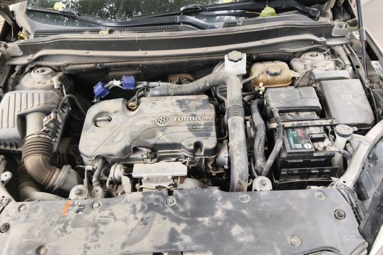 Used Buick Envision 2019 20T Two-Wheel Drive Leading Model China VI Standard Engine Bay