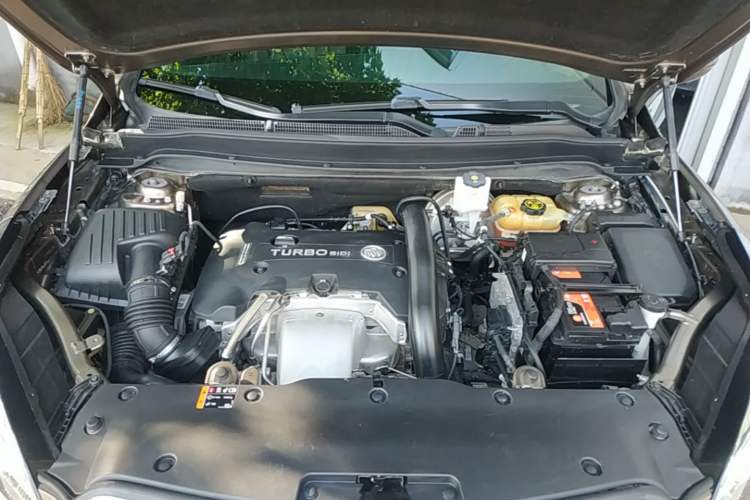 Used Buick Envision 2019 28T Four-Wheel Drive Elite Version China VI Standard Engine Bay