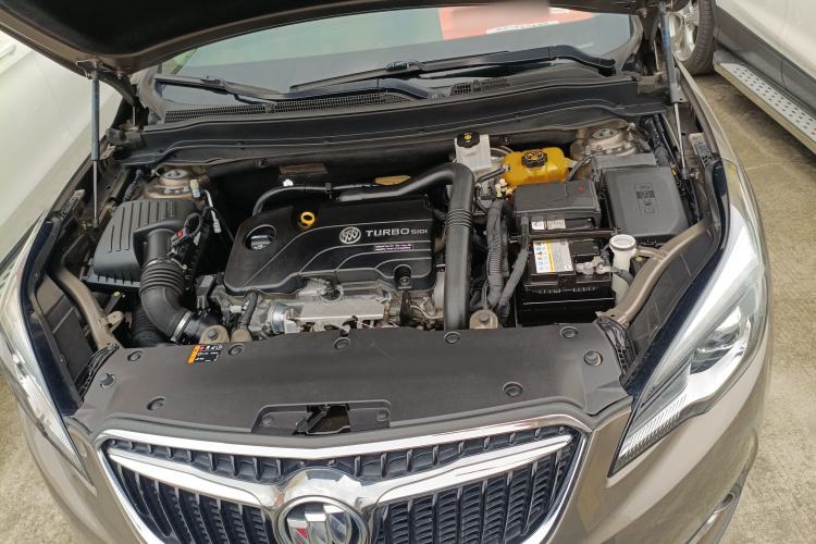 Used Buick Envision 2019 20T Two-Wheel Drive Luxury Version China VI Standard Engine Bay