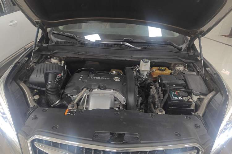 Used Buick Envision 2019 28T Four-Wheel Drive Elite Version China VI Standard Engine Bay
