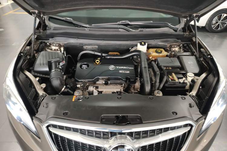 Used Buick Envision 2019 20T Two-Wheel Drive Elite Version China VI Standard Engine Bay
