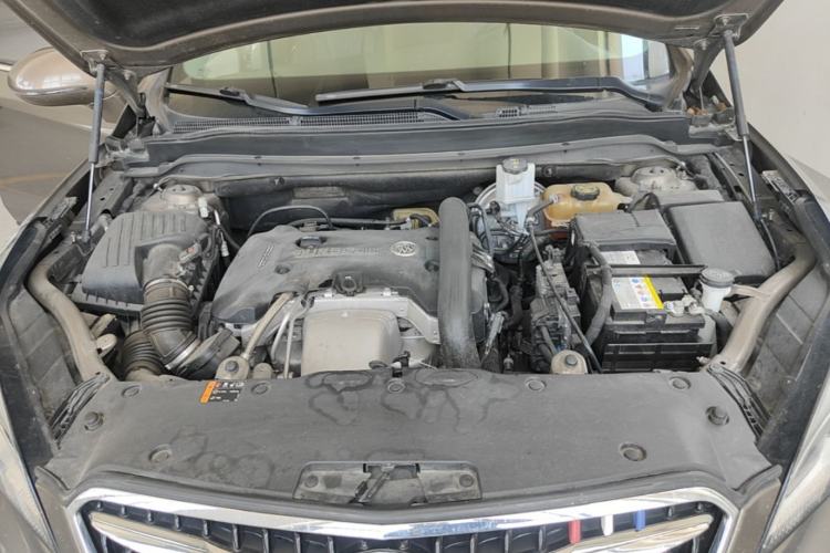 Used Buick Envision 2019 28T 4x4 Elite Version China V Standard Engine Bay