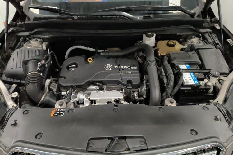 Used Buick Envision 2019 20T Two-Wheel Drive Luxury Version China VI Standard Engine Bay