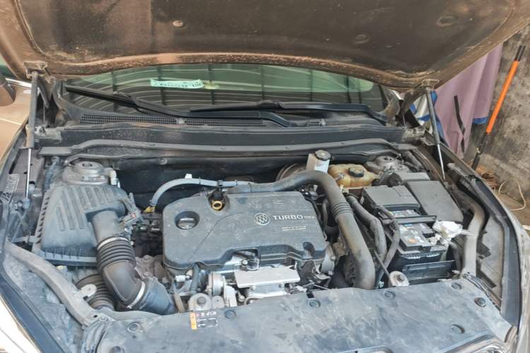 Used Buick Envision 2019 20T Two-Wheel Drive Leading Model China VI Standard Engine Bay