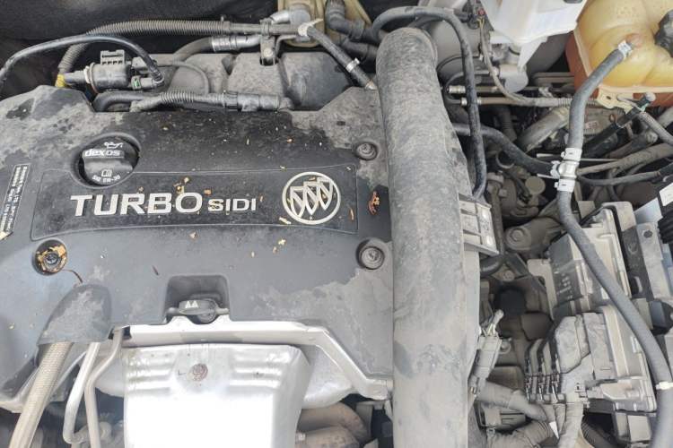 Used Buick Envision 2019 28T 4x4 Luxury Model China VI Standard Engine Bay