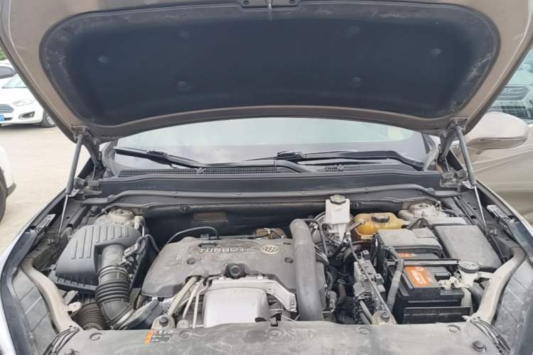 Used Buick Envision 2019 28T 4x4 Elite Version China V Standard Engine Bay