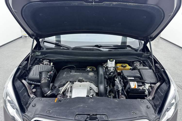 Used Buick Envision 2019 28T Four-Wheel Drive Elite Version China VI Standard Engine Bay