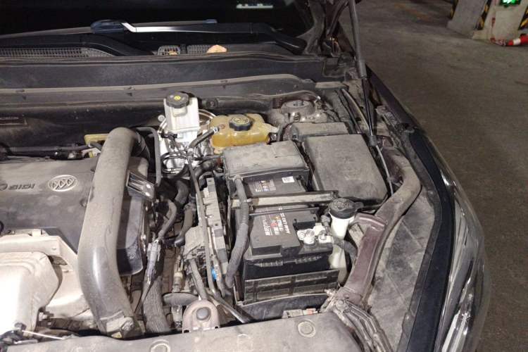 Used Buick Envision 2019 28T 4x4 Elite Version China V Standard Engine Bay Left