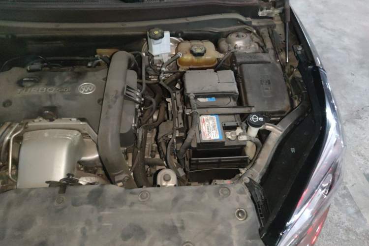 Used Buick Envision 2019 28T 4x4 Luxury Model China VI Standard Engine Bay Left