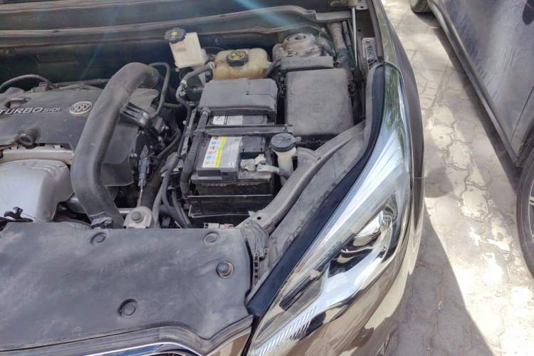 Used Buick Envision 2019 28T 4x4 Luxury Model China VI Standard Engine Bay Left