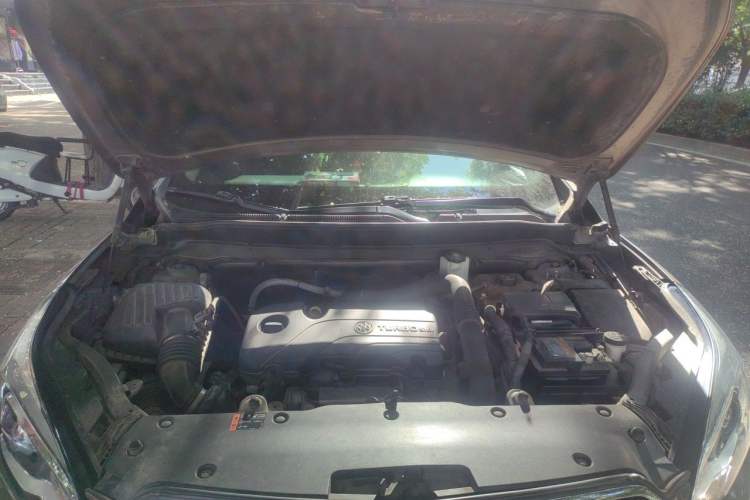 Used Buick Envision 2019 20T Two-Wheel Drive Leading Model China VI Standard Engine Bay