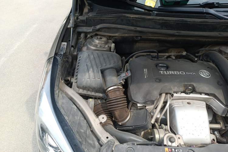 Used Buick Envision 2019 28T 4x4 Elite Version China V Standard Engine Bay Right
