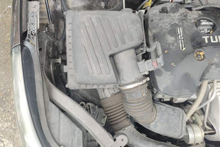 Used Buick Envision 2019 28T 4x4 Luxury Model China VI Standard Engine Bay Right