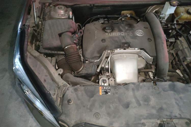 Used Buick Envision 2019 28T 4x4 Luxury Model China VI Standard Engine Bay Right