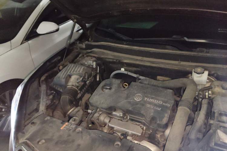 Used Buick Envision 2019 20T Two-Wheel Drive Elite Version China V Standard Engine Bay Right