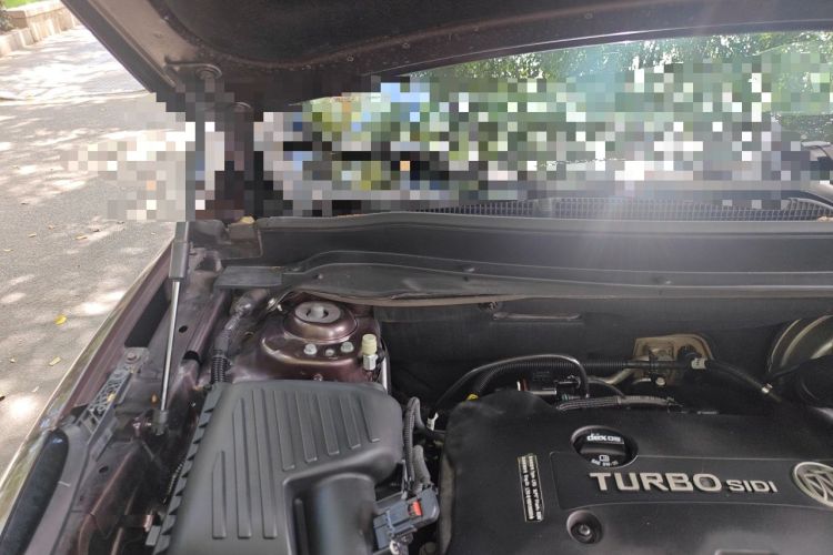 Used Buick Envision 2019 28T 4x4 Elite Version China V Standard Engine Bay Right