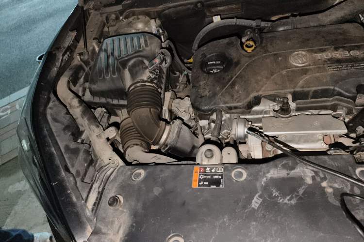Used Buick Envision 2019 20T Two-Wheel Drive Leading Model China VI Standard Engine Bay Right