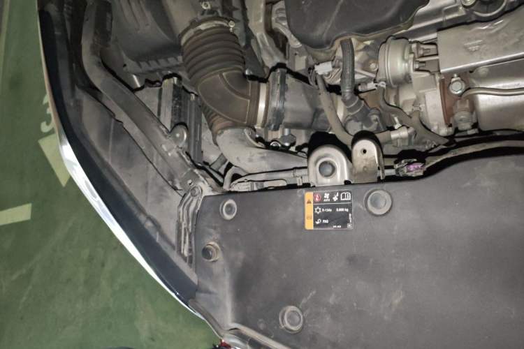 Used Buick Envision 2019 20T Two-Wheel Drive Luxury Version China VI Standard Engine Bay Right