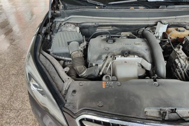 Used Buick Envision 2019 28T Four-Wheel Drive Luxury Version China V Standard Engine Bay Right