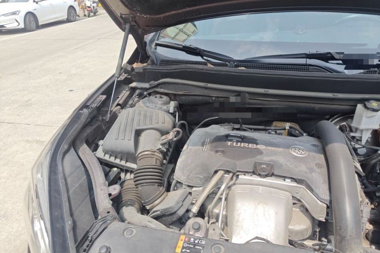Used Buick Envision 2019 28T 4x4 Elite Version China V Standard Engine Bay Right