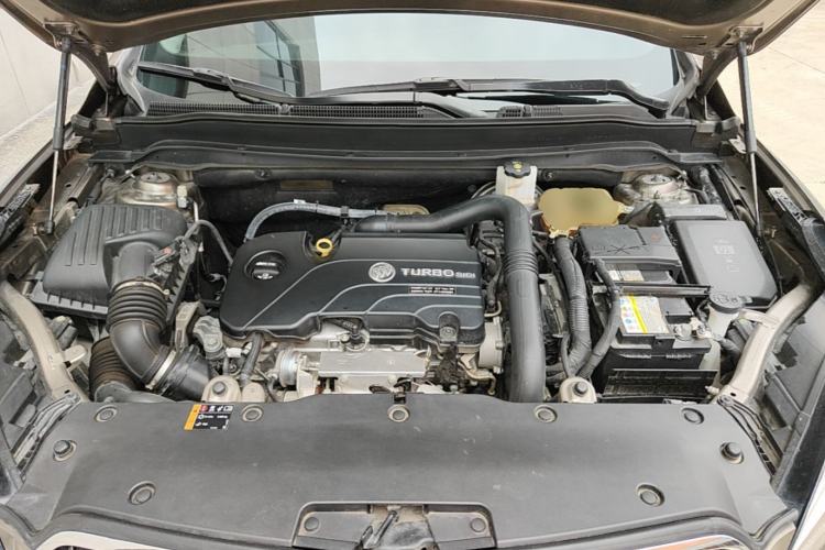 Used Buick Envision 2019 20T Two-Wheel Drive Elite Version China VI Standard Engine Bay