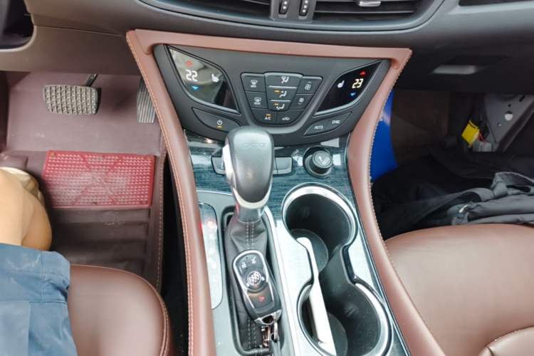 Used Buick Envision 2019 20T Two-Wheel Drive Luxury Version China VI Standard Gear Lever