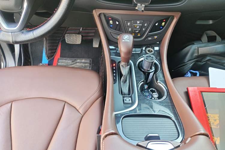 Used Buick Envision 2019 20T Two-Wheel Drive Luxury Version China VI Standard Gear Lever