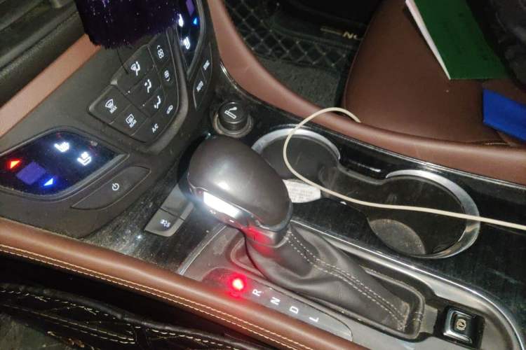 Used Buick Envision 2019 28T Four-Wheel Drive Luxury Version China V Standard Gear Lever