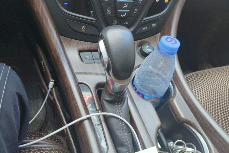 Used Buick Envision 2019 28T Four-Wheel Drive Elite Version China VI Standard Gear Lever