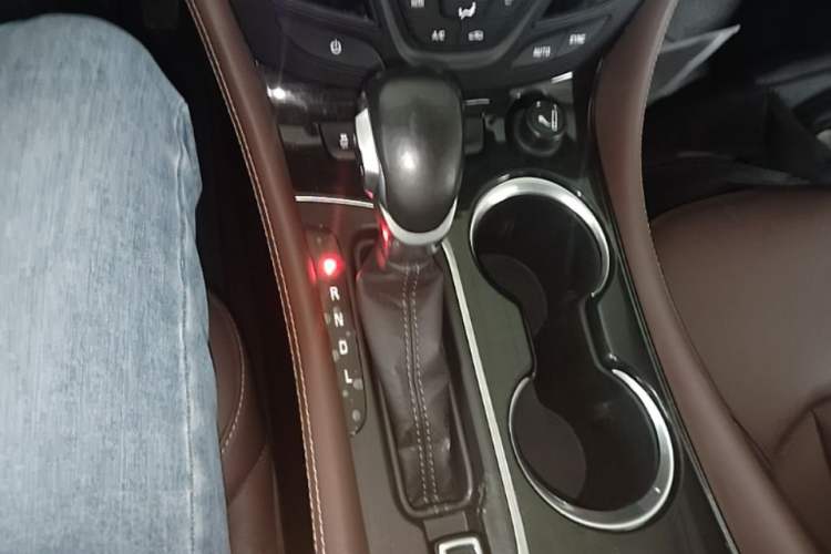 Used Buick Envision 2019 20T Two-Wheel Drive Luxury Version China VI Standard Gear Lever