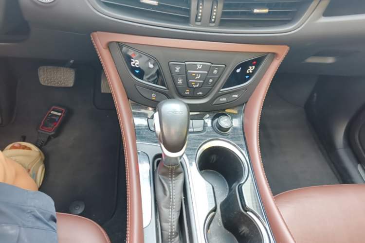 Used Buick Envision 2019 20T Two-Wheel Drive Luxury Version China VI Standard Gear Lever
