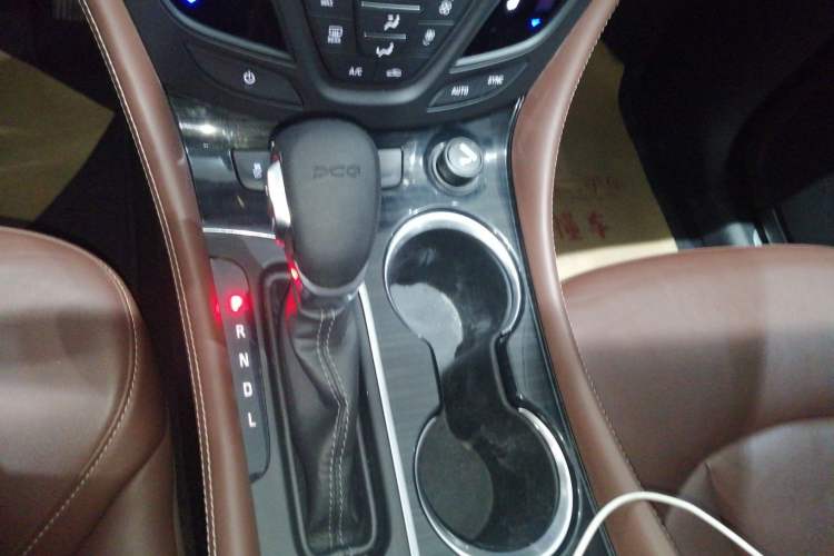 Used Buick Envision 2019 20T Two-Wheel Drive Luxury Version China VI Standard Gear Lever