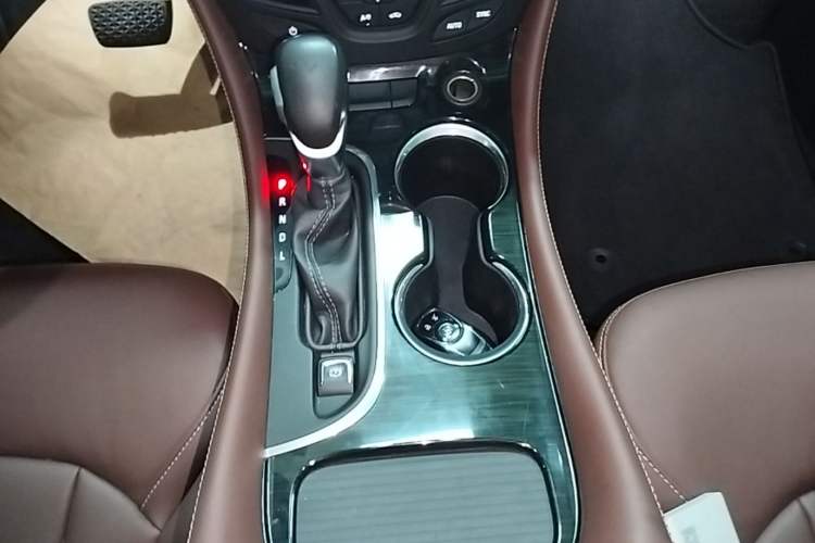Used Buick Envision 2019 20T Two-Wheel Drive Luxury Version China VI Standard Gear Lever